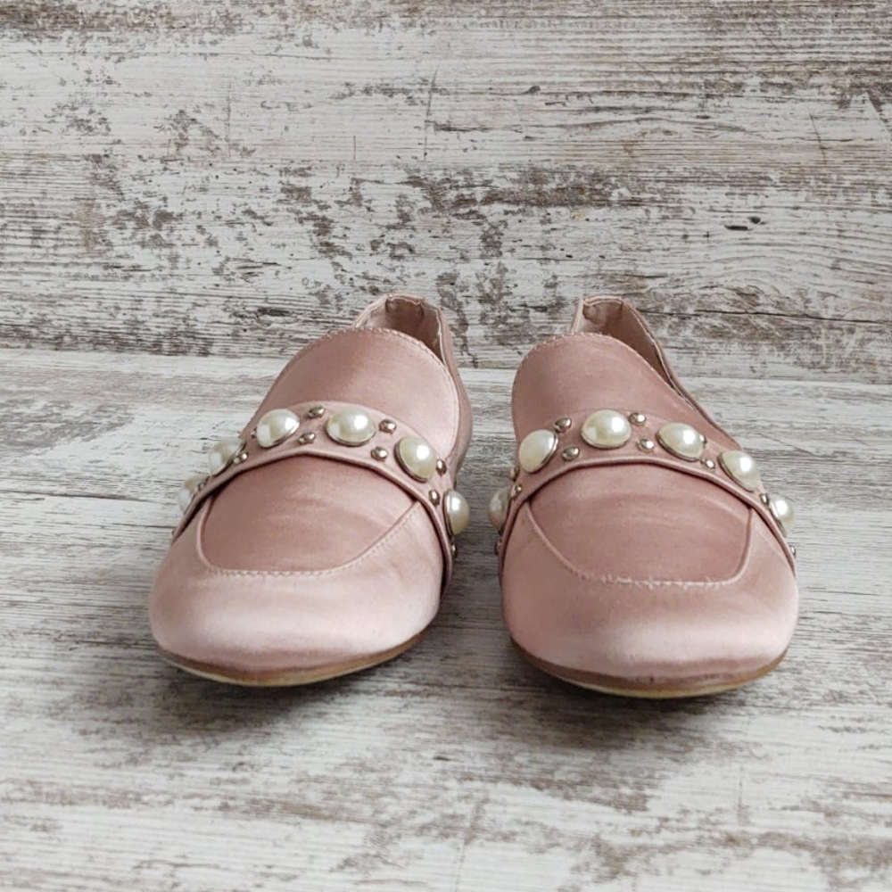 🟨ShoeDazzle Lt Pink Satin Pearl Silver Stud Flat..Super Cute🥰 - Picture 7 of 16
